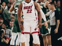 黑白体育-字母哥在巴塞罗那比赛中连败，突破纪录引发热议！的简单介绍