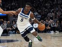 黑白体育-冲刺阶段NBA总决赛焦点战，克里夫兰骑士止住颓势，引发热议，轮换策略成焦点的简单介绍