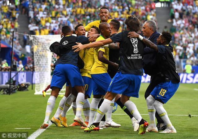 内马尔被群殴 内马尔被群殴