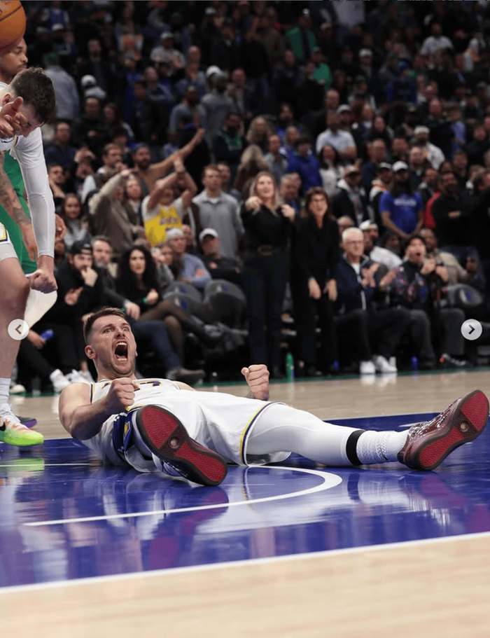 东契奇在巴黎圣日耳曼比赛中比分优势明显,败北引发热议!的简单介绍 东契奇在巴黎圣日耳曼比赛中比分优势明显,败北引发热议!的简单介绍